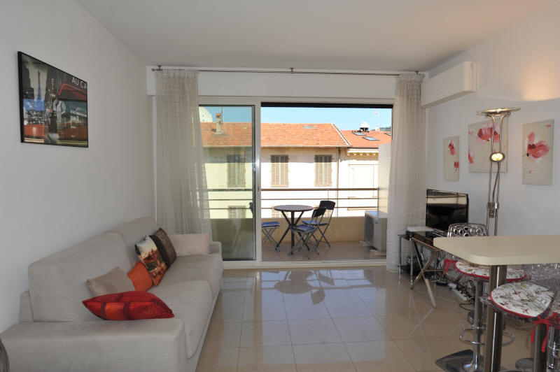 Cannes Rentals, Ref 346, John and John Real Estate, Cannes, France
